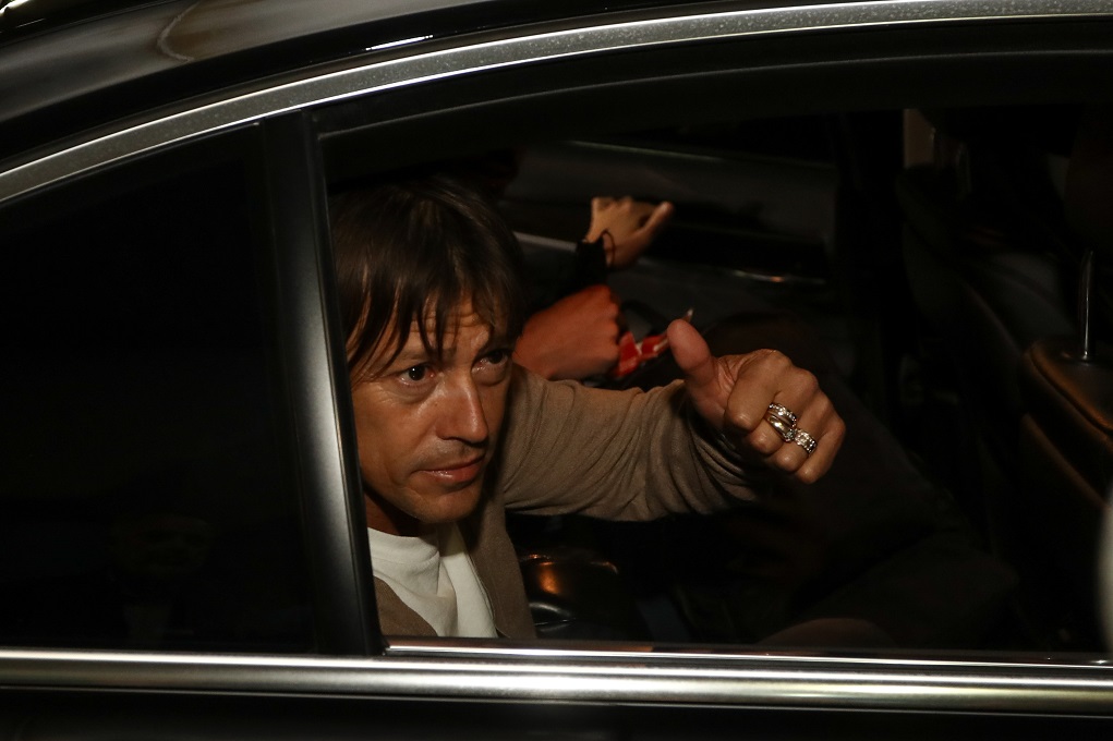 Έφτασε στην Ελλάδα ο Αλμέιδα (pics)