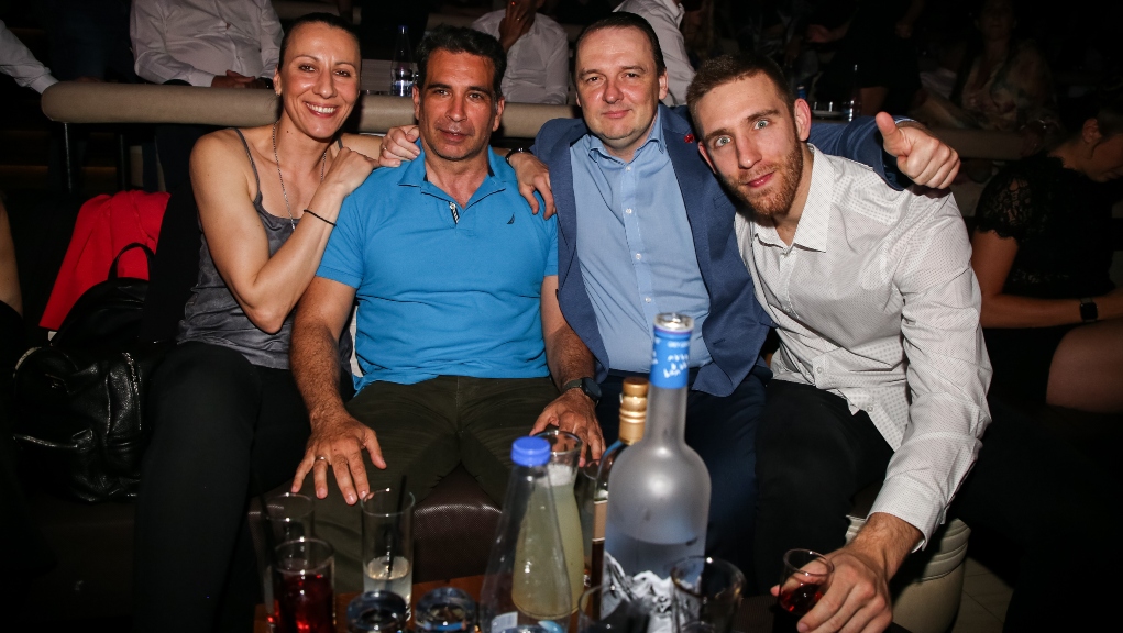 Τα… έσπασαν οι Πρωταθλήτριες στα μπουζούκια (ΦΩΤΟ)