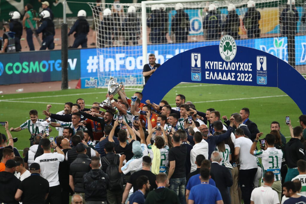 Φωτοστιγμές του τελικού