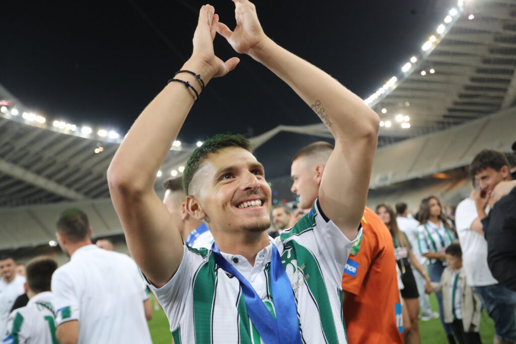 Φωτοστιγμές του τελικού