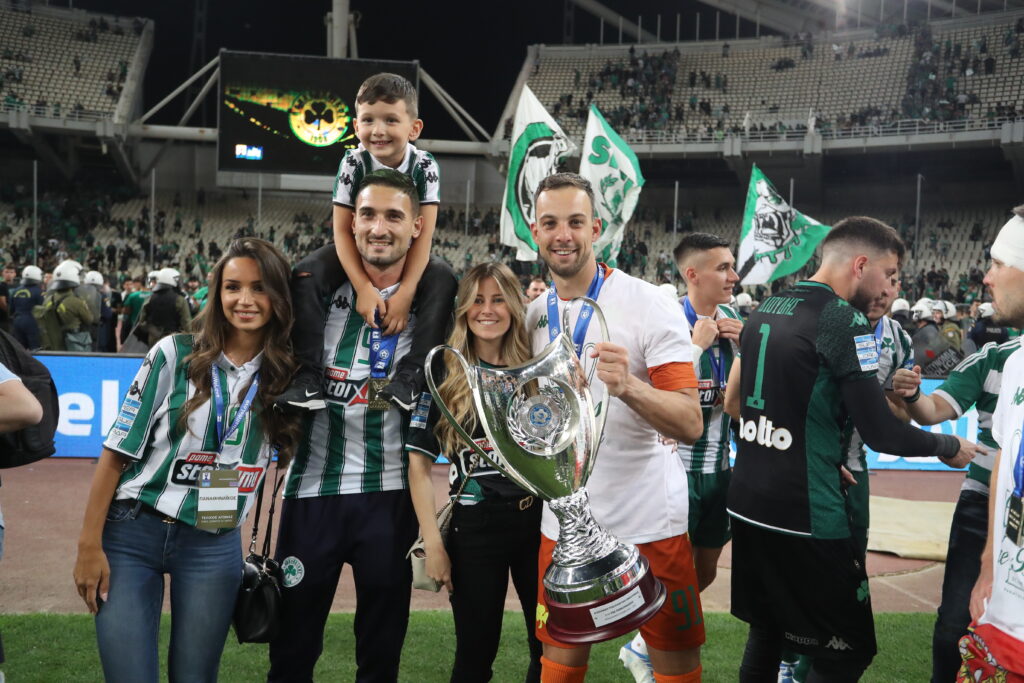 Φωτοστιγμές του τελικού