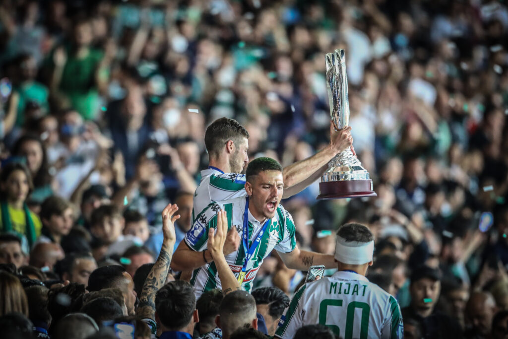 Φωτοστιγμές του τελικού