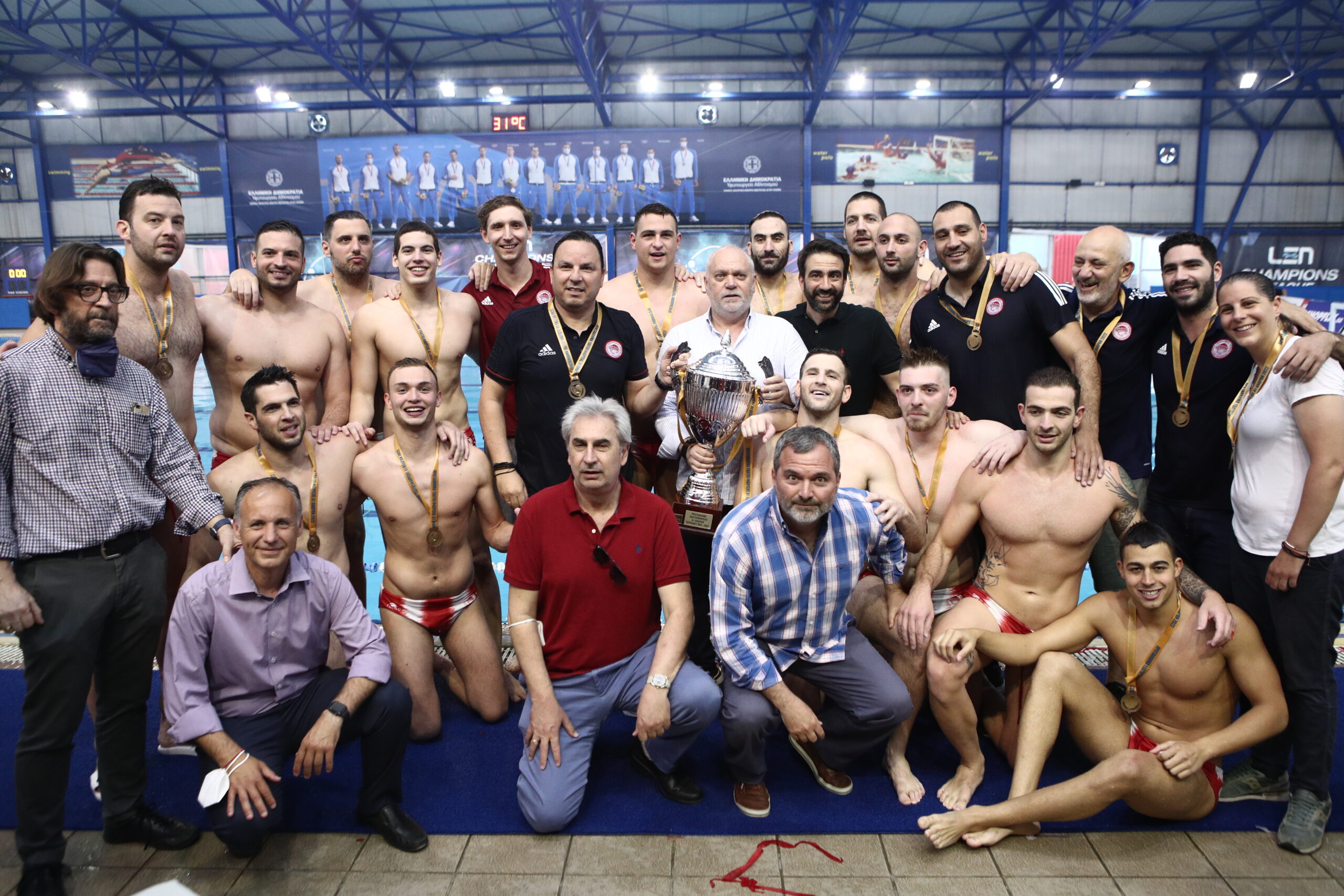 ΦΩΤΟρεπορτάζ από το «ερυθρόλευκο» πάρτι