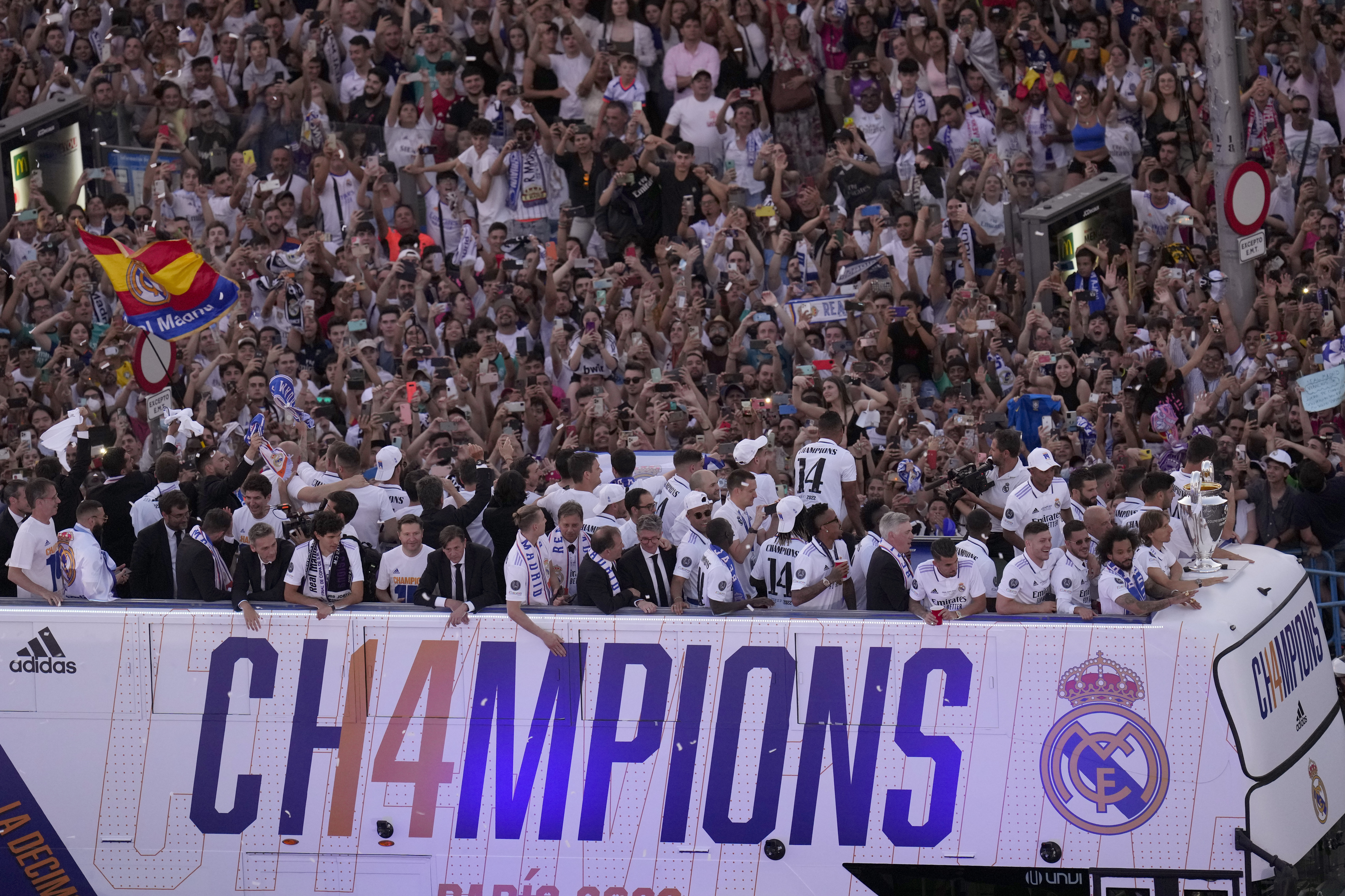 ΦΩΤΟρεπορτάζ από το πάρτι της «Βασίλισσας» στη Μαδρίτη