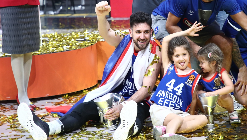 Φωτοστιγμές του τελικού της Ευρωλίγκα