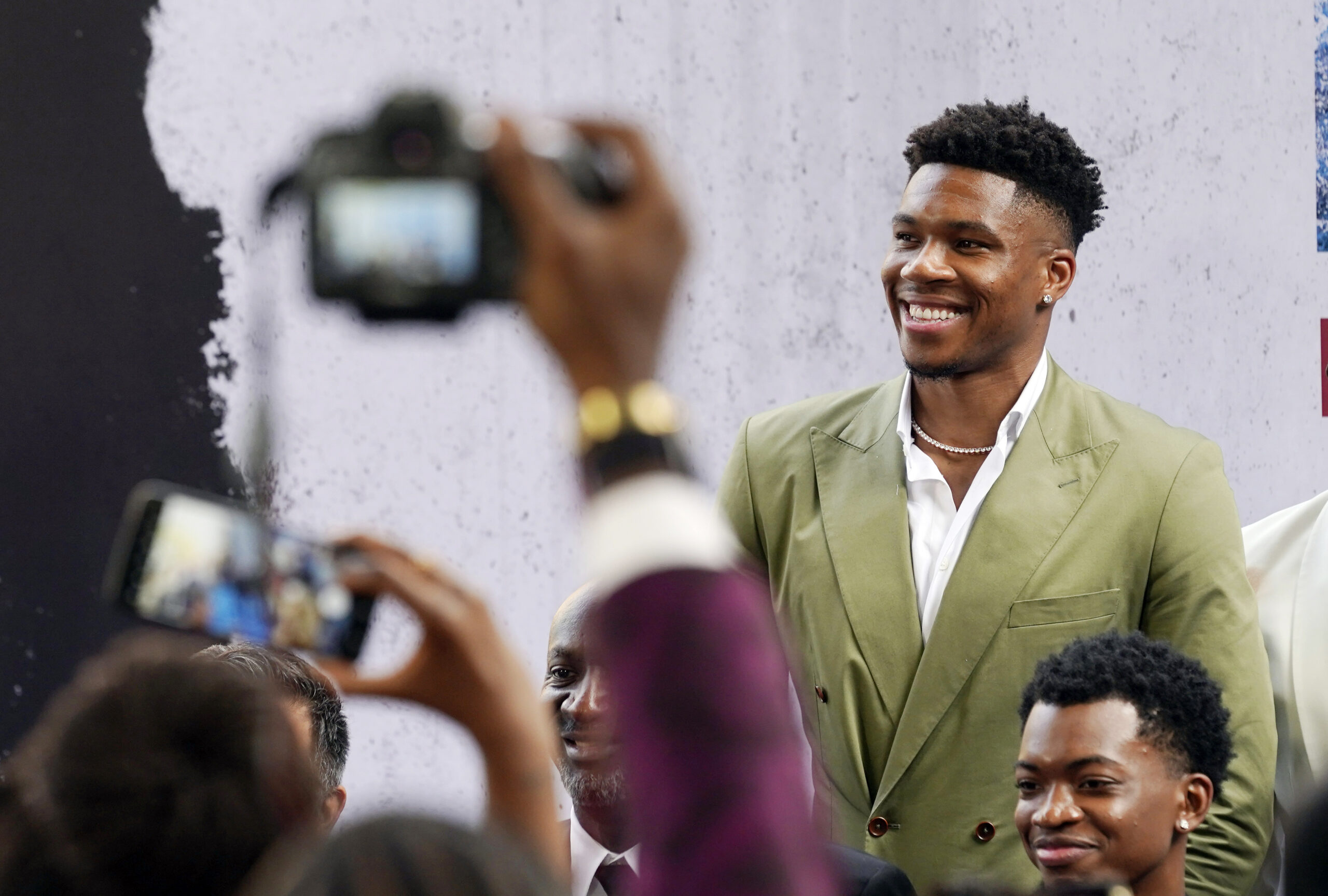 H “Χολιγουντιανή” εμφάνιση του Γιάννη (ΦΩΤΟ)