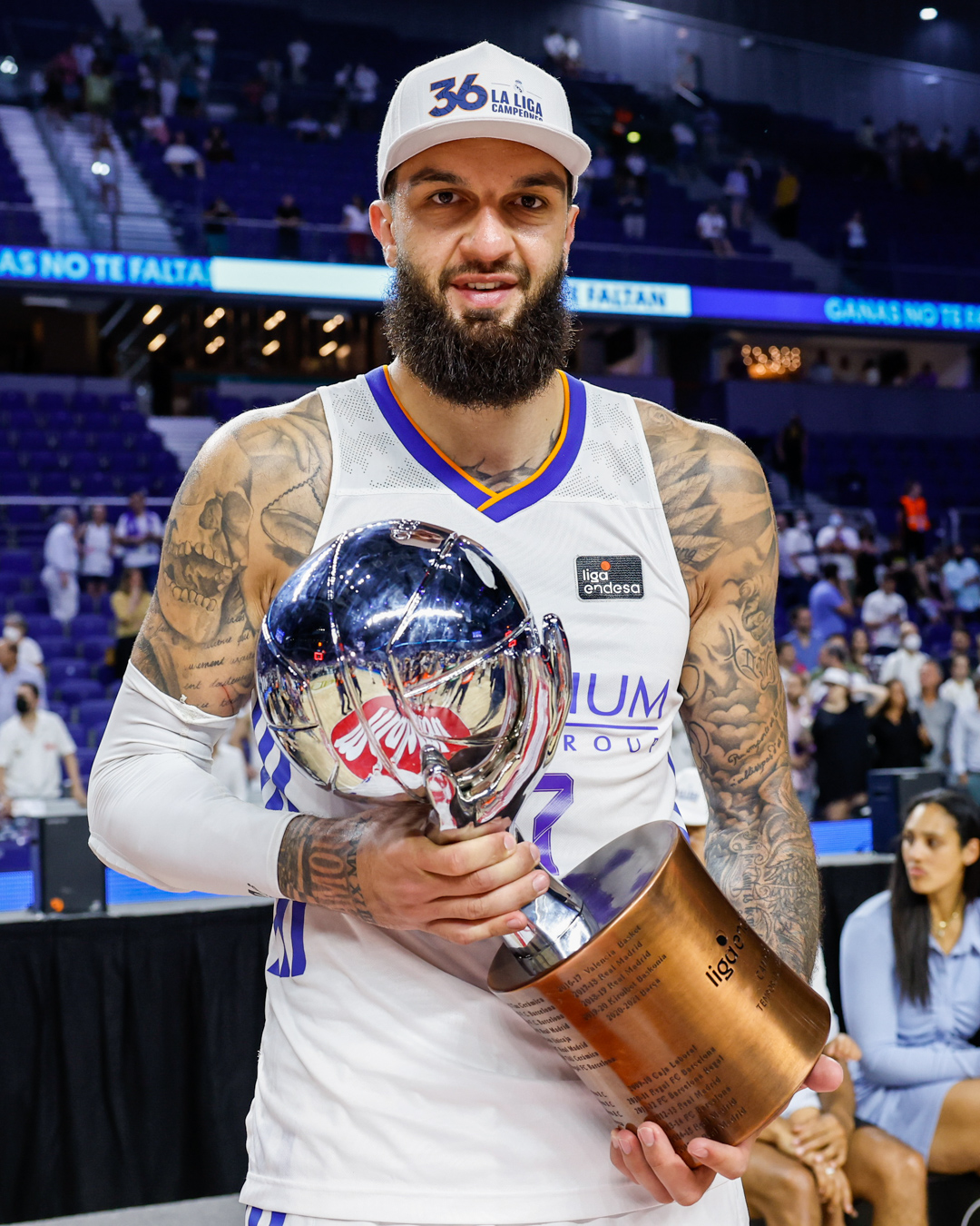 ΦΩΤΟρεπορτάζ από τους πανηγυρισμούς της “Βασίλισσας”