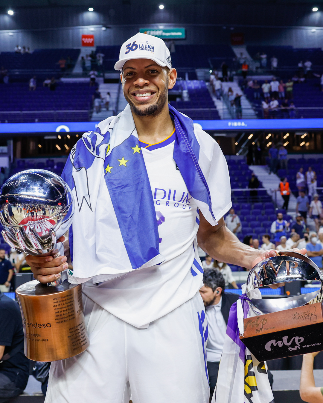 ΦΩΤΟρεπορτάζ από τους πανηγυρισμούς της “Βασίλισσας”