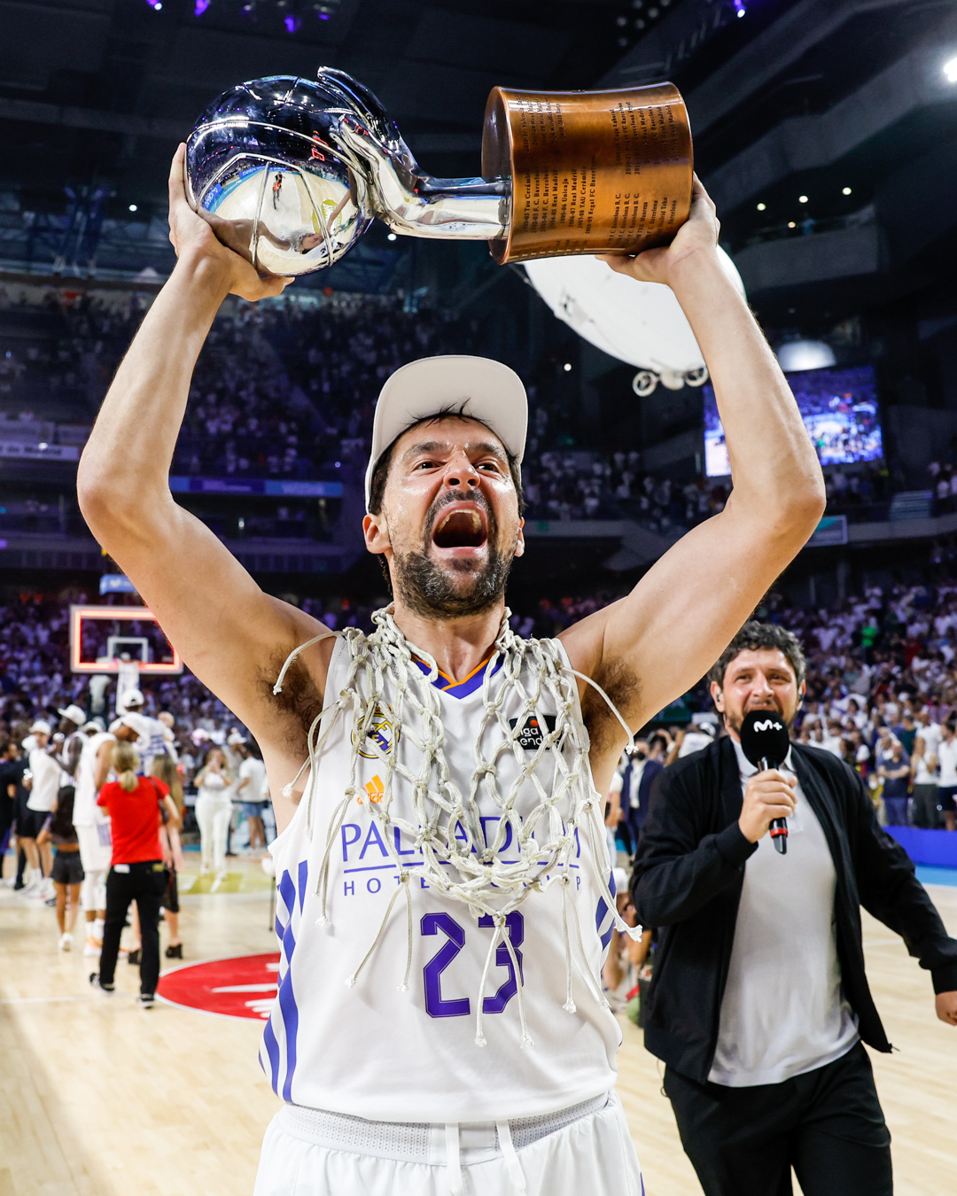 ΦΩΤΟρεπορτάζ από τους πανηγυρισμούς της “Βασίλισσας”