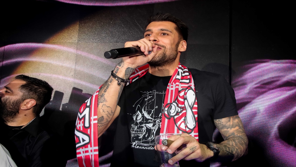 Το “έκαψαν” γιορτάζοντας τον τίτλο οι “ερυθρόλευκοι” (φωτο)