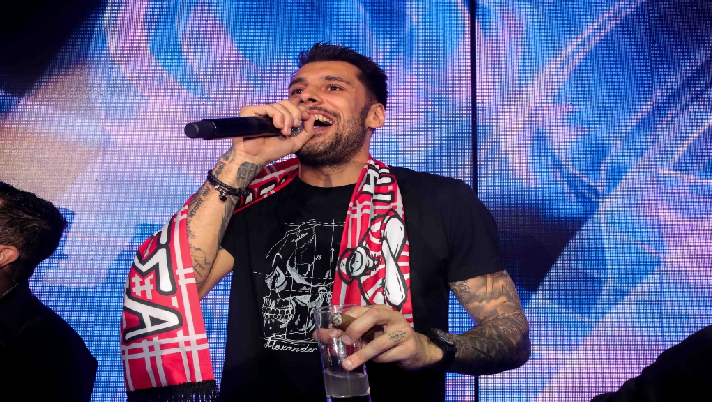 Το “έκαψαν” γιορτάζοντας τον τίτλο οι “ερυθρόλευκοι” (φωτο)