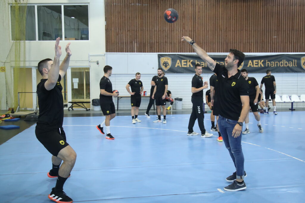 Έκανε την… “πρώτη” η ΑΕΚ (ΦΩΤΟΡΕΠΟΡΤΑΖ)