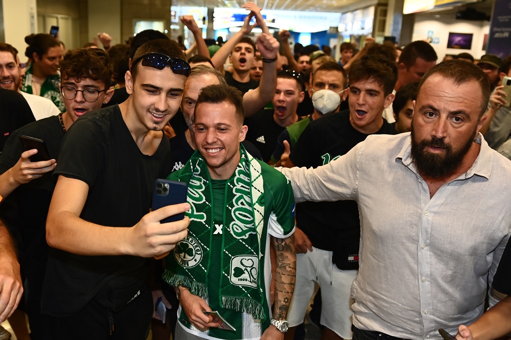 ΦΩΤΟρεπορτάζ από την άφιξη του Μπερνάρ