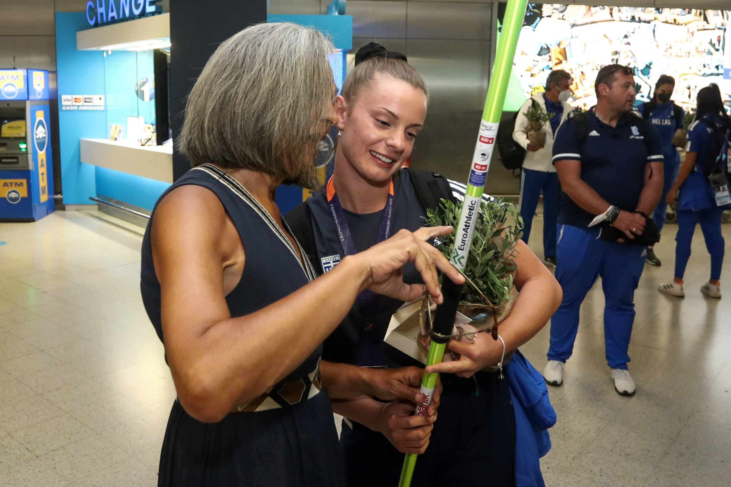 Στην Ελλάδα το “χρυσό” κορίτσι του ακοντισμού (ΦΩΤΟ)