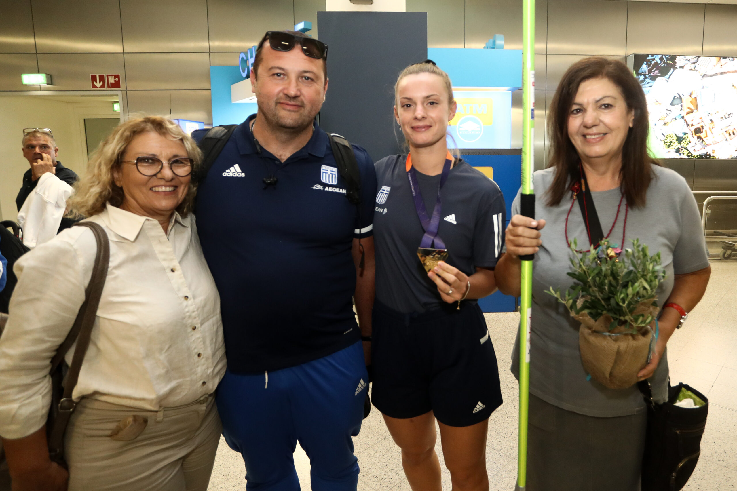 Στην Ελλάδα το “χρυσό” κορίτσι του ακοντισμού (ΦΩΤΟ)