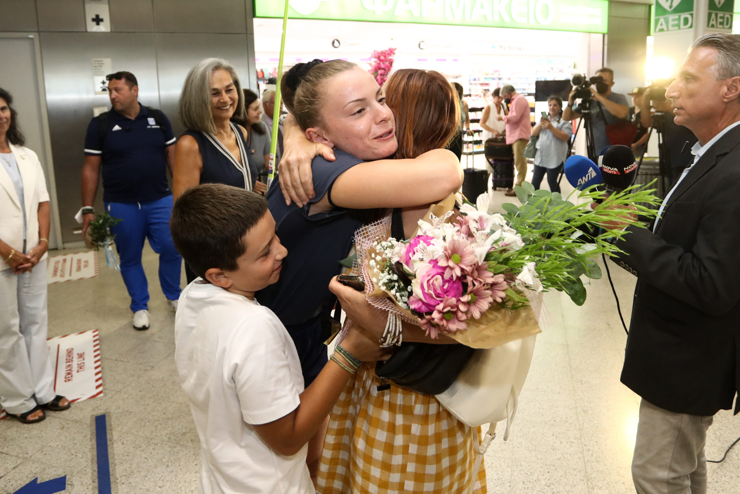 Στην Ελλάδα το “χρυσό” κορίτσι του ακοντισμού (ΦΩΤΟ)