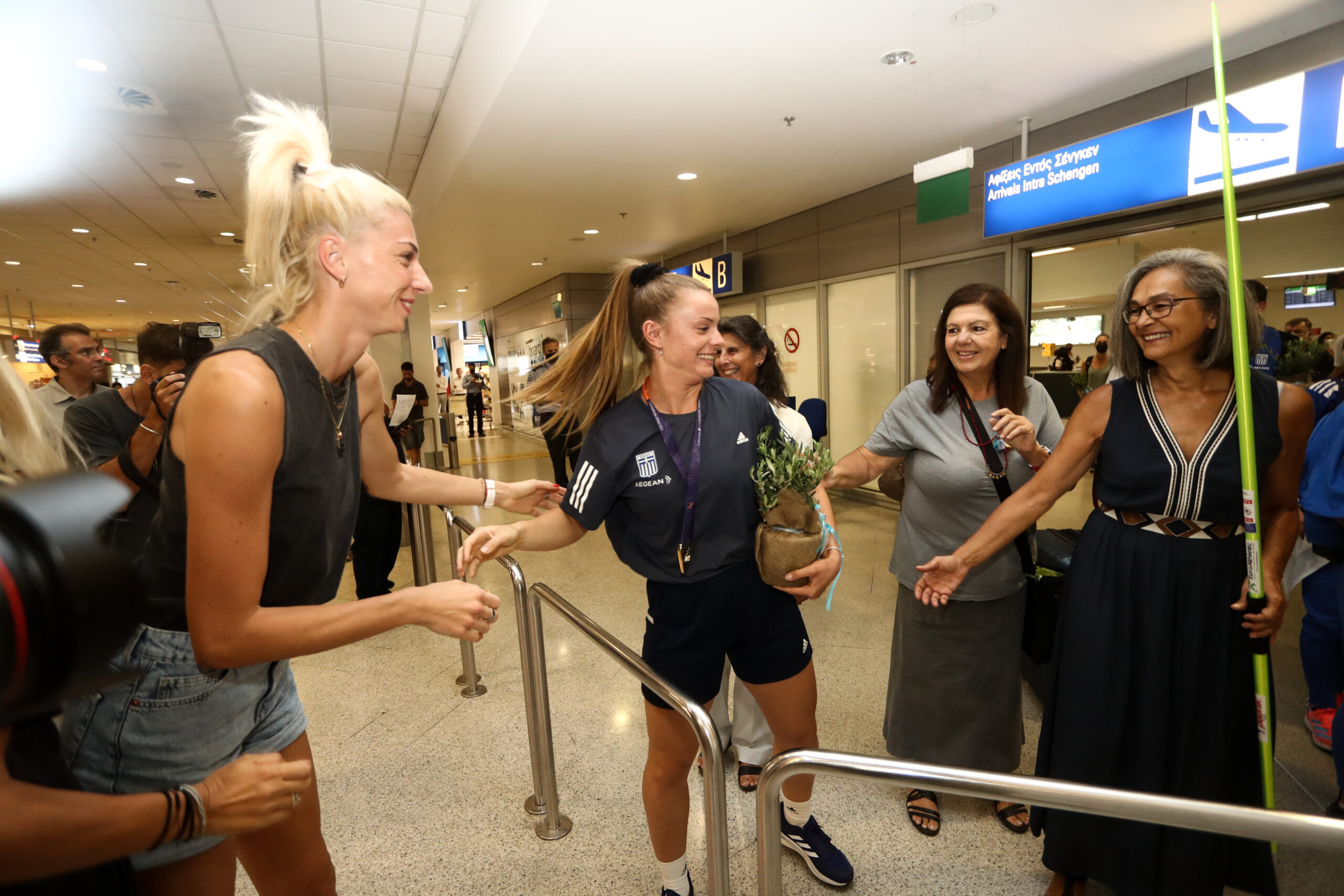 Στην Ελλάδα το “χρυσό” κορίτσι του ακοντισμού (ΦΩΤΟ)