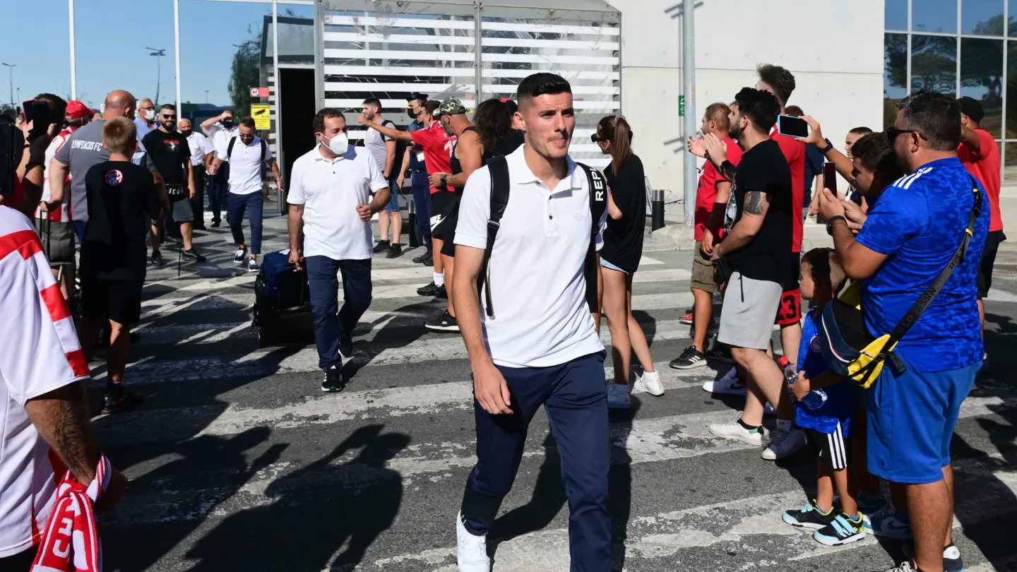 Αποθέωση για τον Ολυμπιακό στην Κύπρο (video+photo)