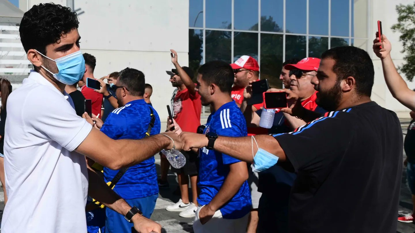 Αποθέωση για τον Ολυμπιακό στην Κύπρο (video+photo)