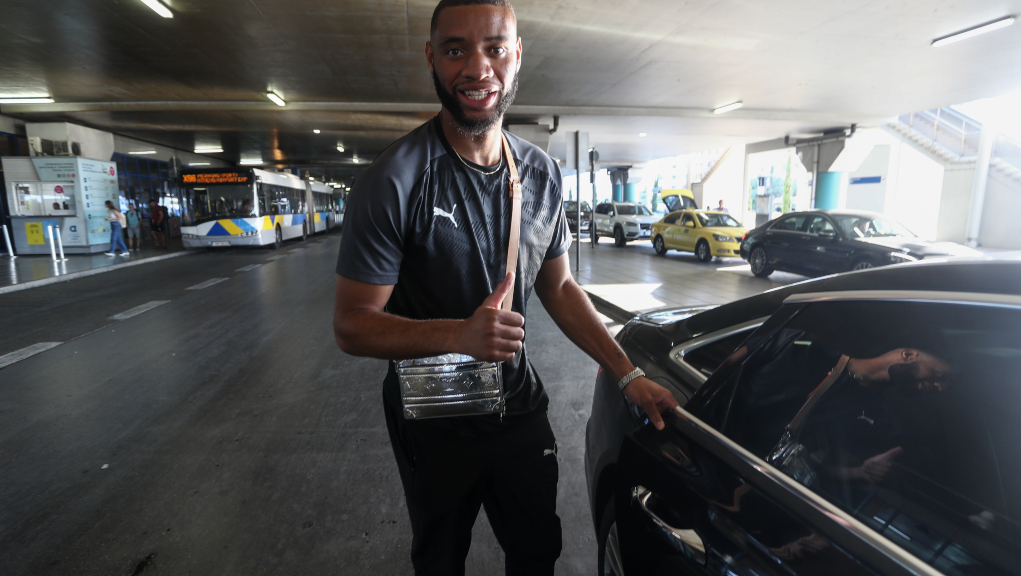 Ήρθε ο Μουκουντί για την ΑΕΚ (ΦΩΤΟ)