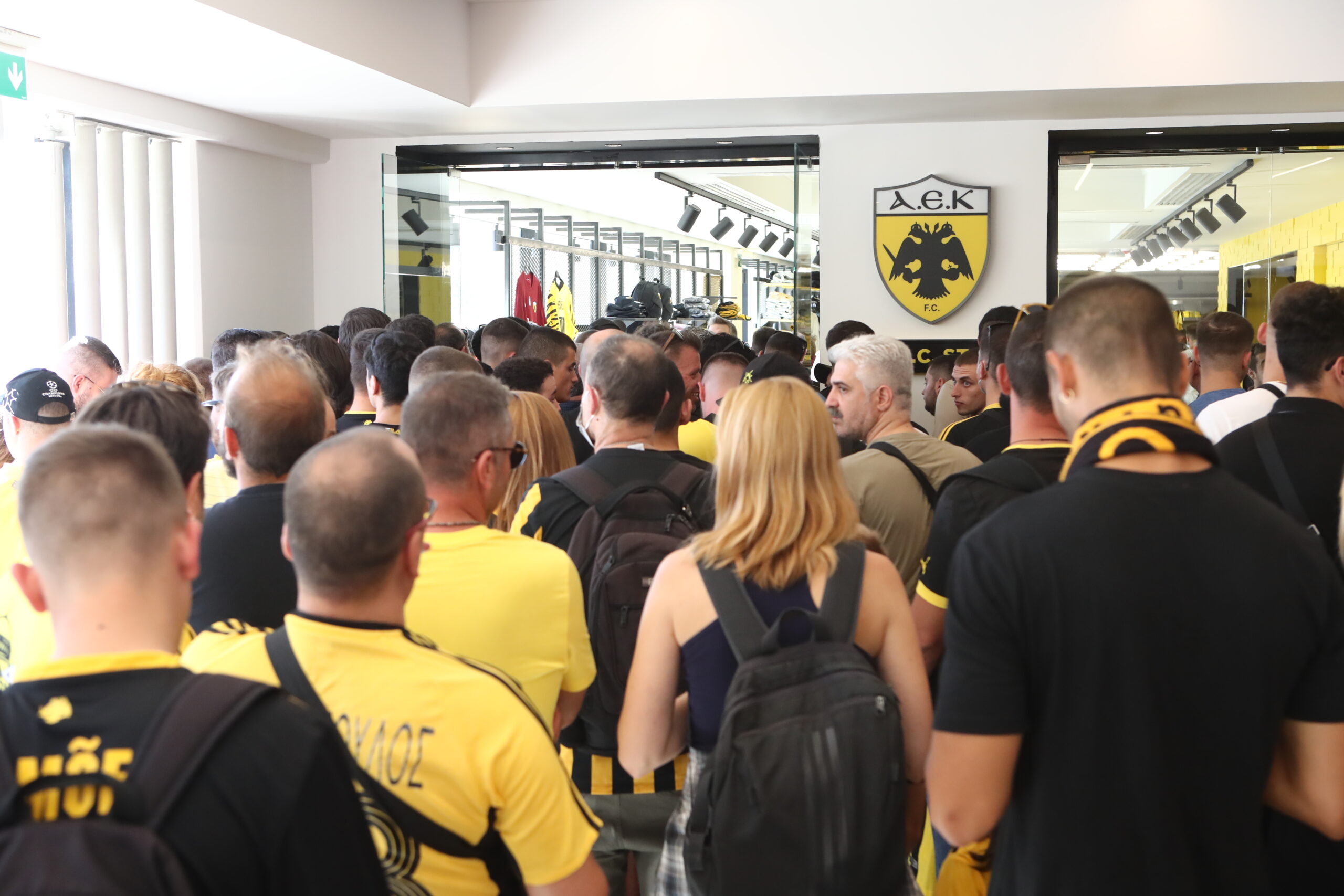 Οι εικόνες έξω από την “OPAP Arena” (ΦΩΤΟρεπορτάζ)