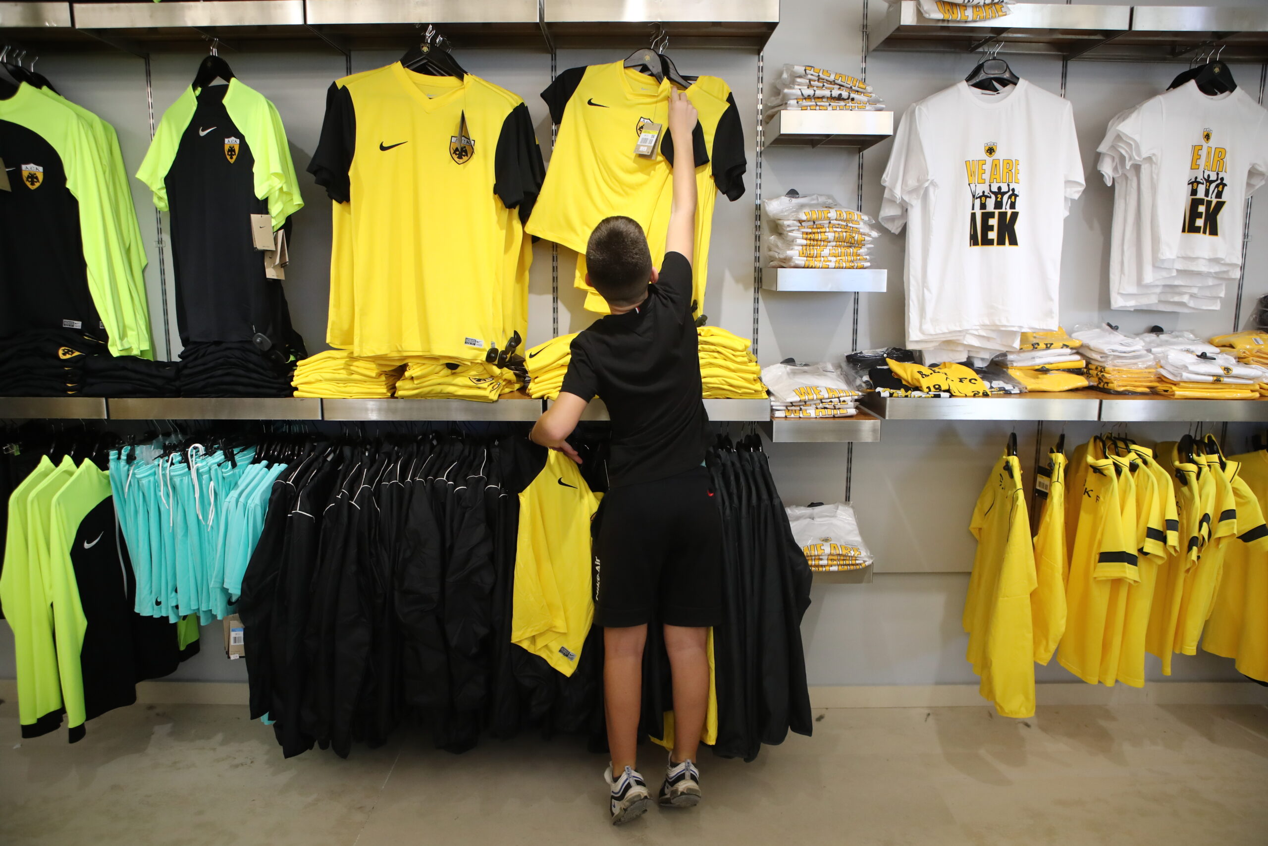 Η ΑΕΚ στο νέο της γήπεδο (συνεχές ΦΩΤΟρεπορτάζ)