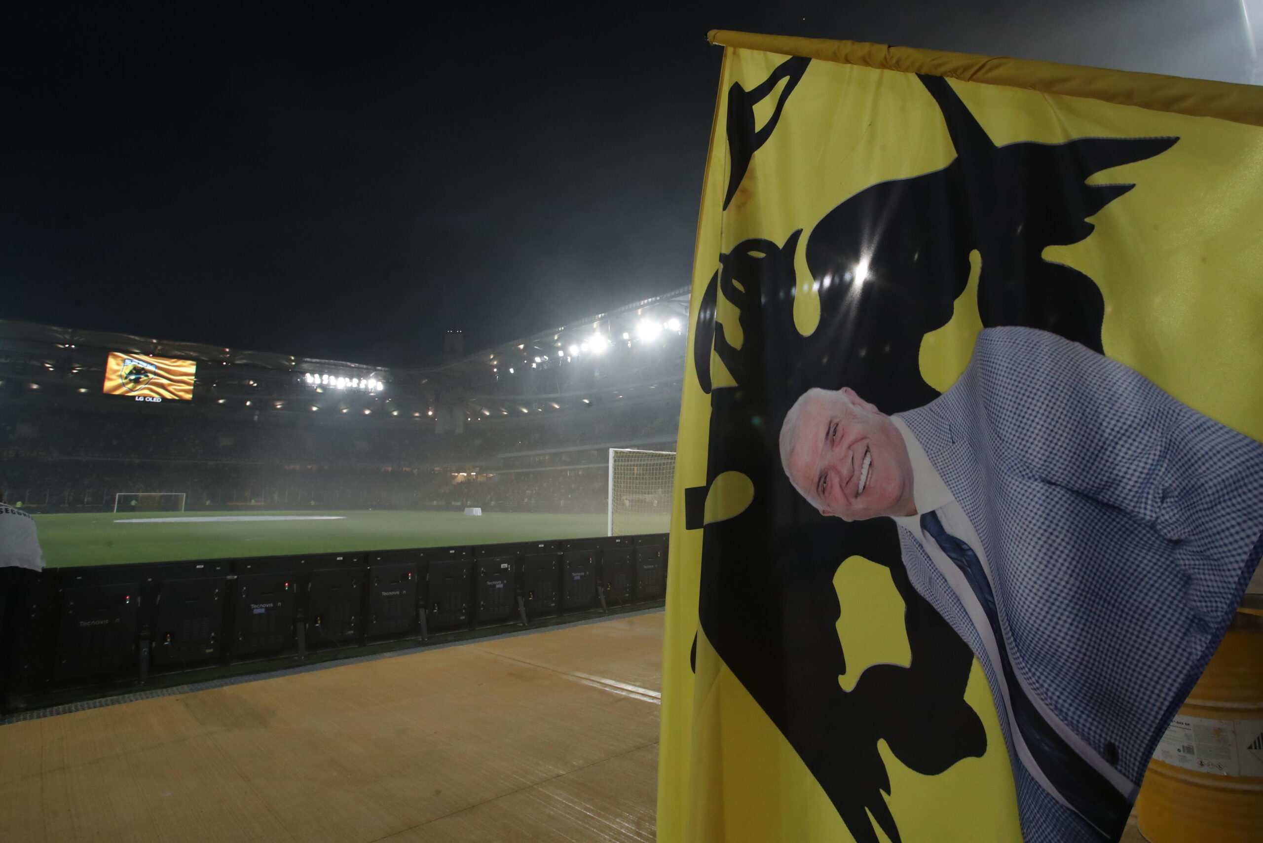 Η ΑΕΚ στο νέο της γήπεδο (συνεχές ΦΩΤΟρεπορτάζ)