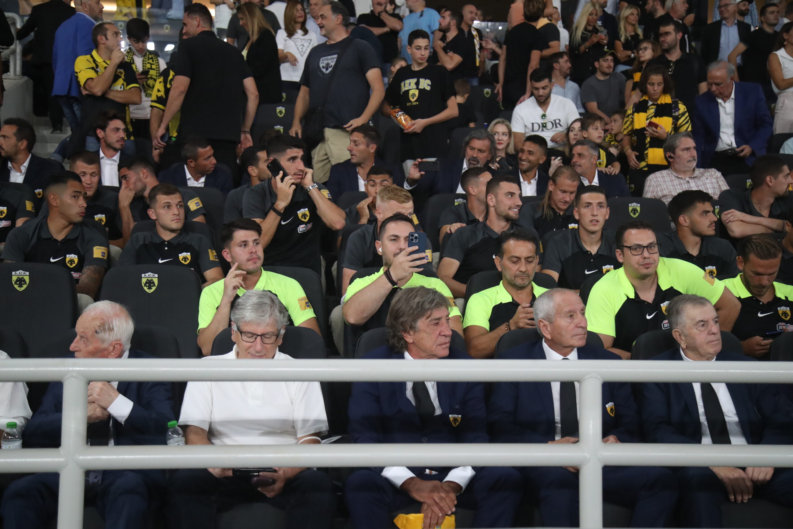 Η ΑΕΚ στο νέο της γήπεδο (συνεχές ΦΩΤΟρεπορτάζ)