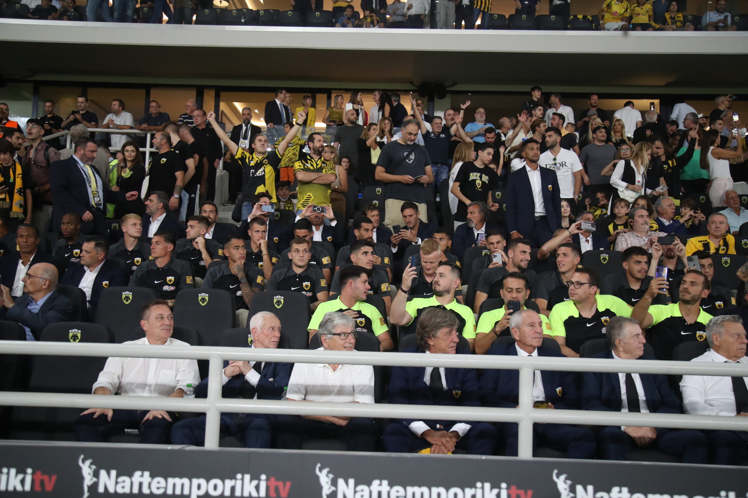 Η ΑΕΚ στο νέο της γήπεδο (συνεχές ΦΩΤΟρεπορτάζ)