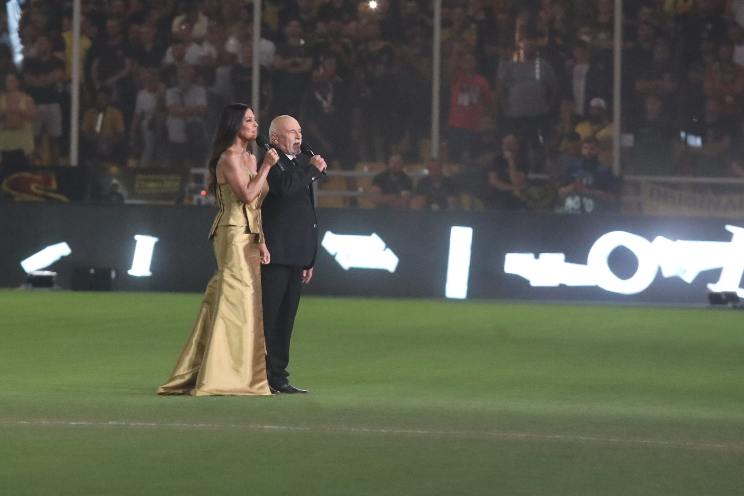 Η ΑΕΚ στο νέο της γήπεδο (συνεχές ΦΩΤΟρεπορτάζ)