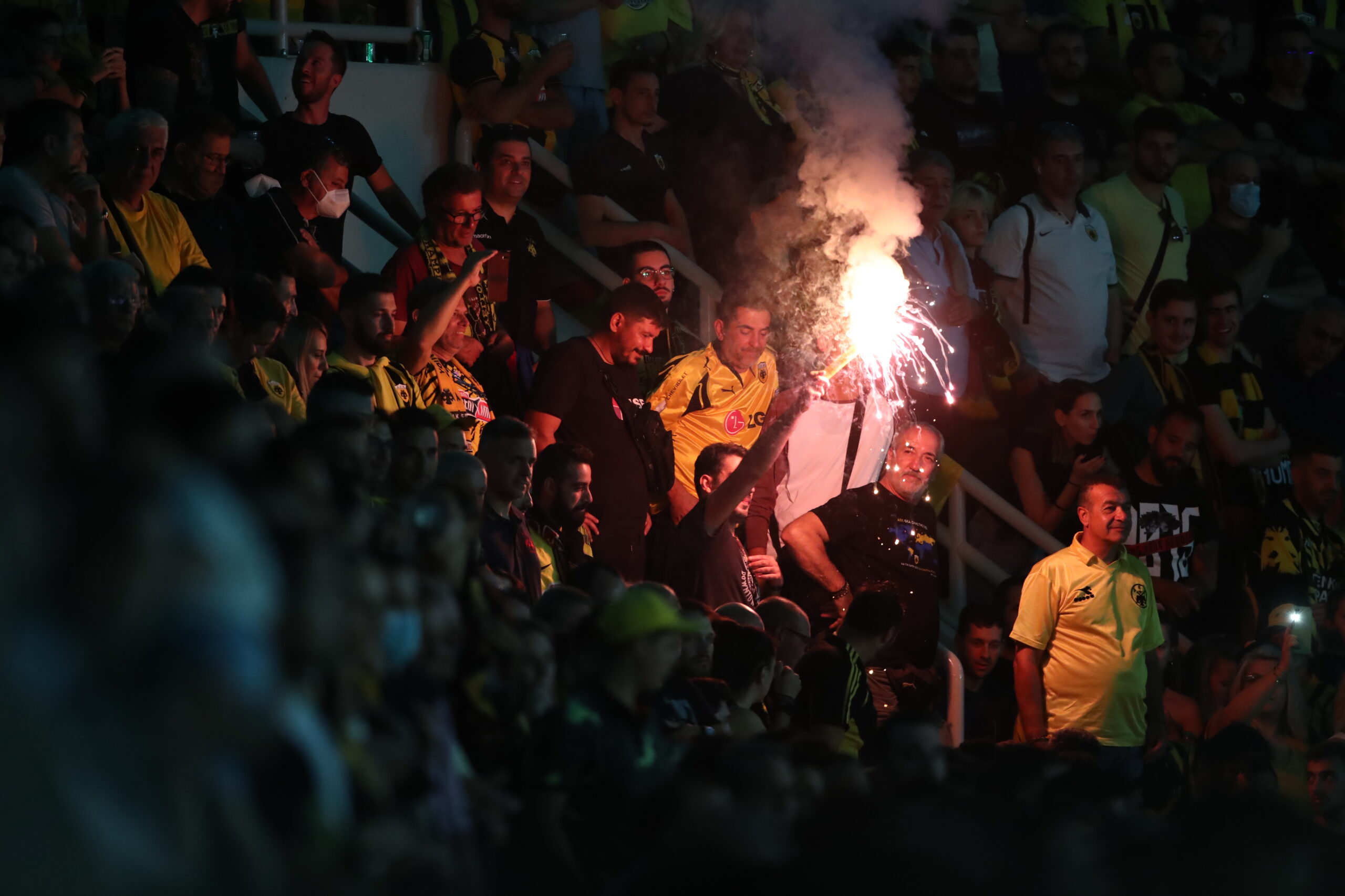 Η ΑΕΚ στο νέο της γήπεδο (συνεχές ΦΩΤΟρεπορτάζ)