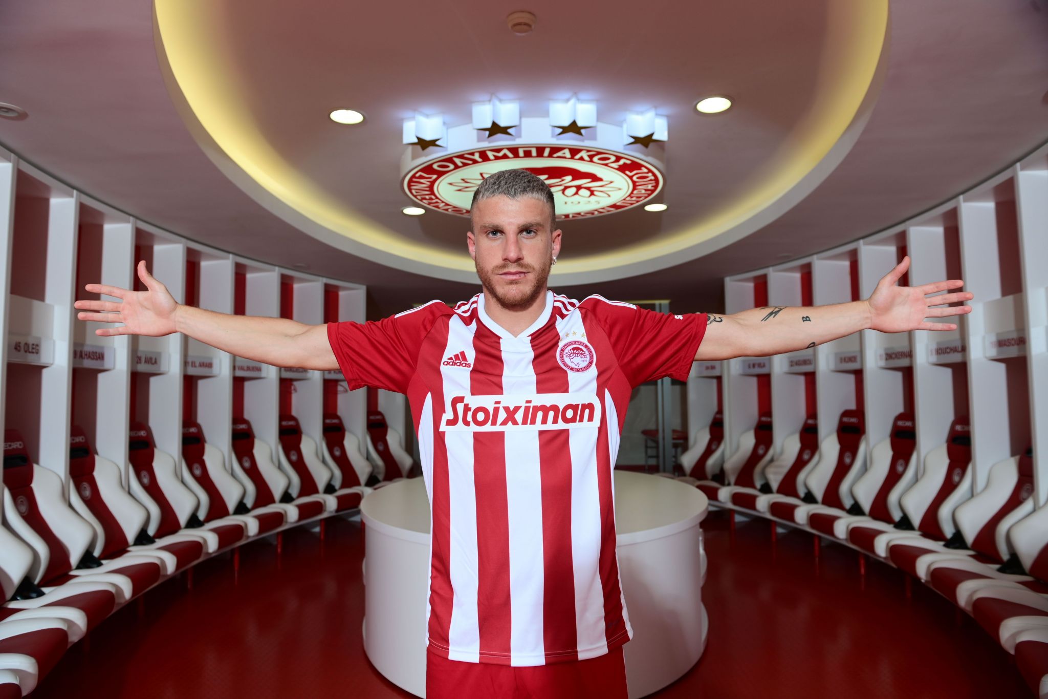 Στον Ολυμπιακό και επίσημα ο Μπιέλ (ΦΩΤΟ)