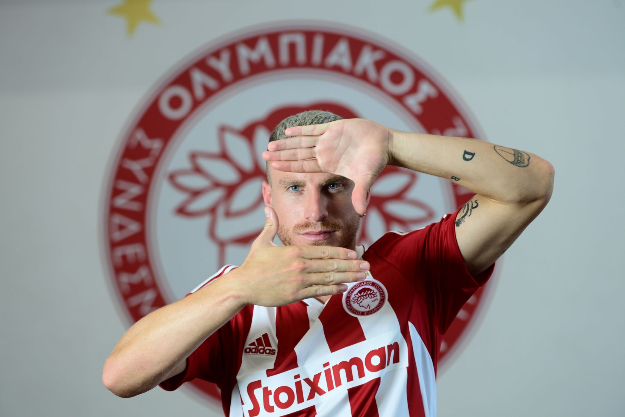 Στον Ολυμπιακό και επίσημα ο Μπιέλ (ΦΩΤΟ)