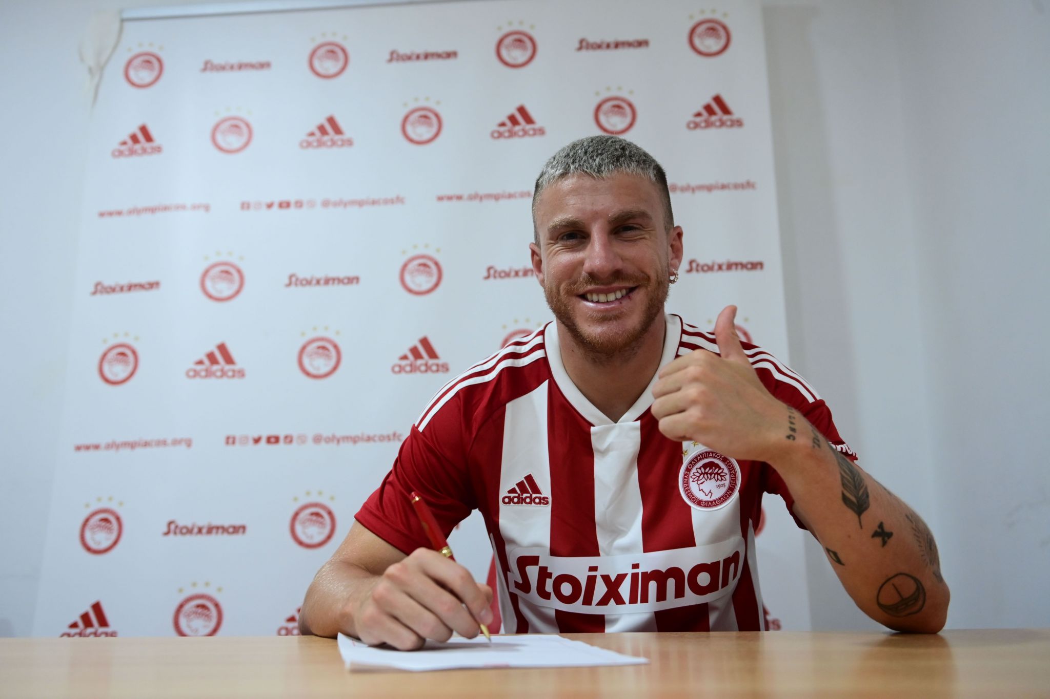 Στον Ολυμπιακό και επίσημα ο Μπιέλ (ΦΩΤΟ)