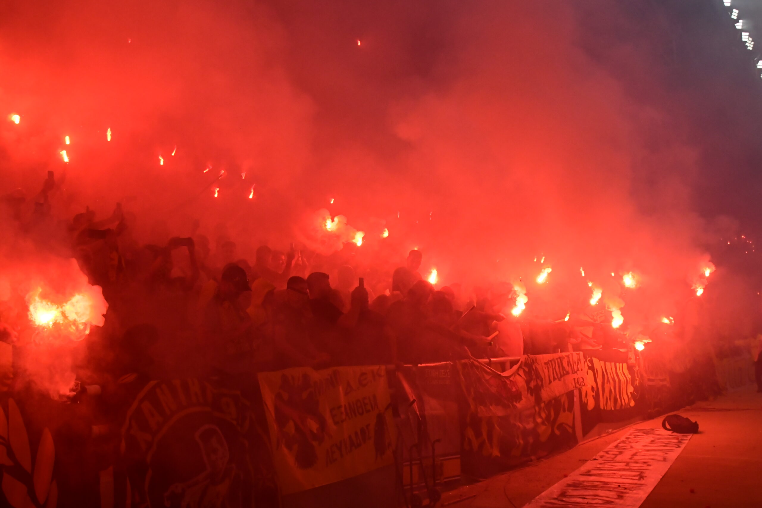 Απίστευτη ατμόσφαιρα στην “OPAP Arena” (ΦΩΤΟ)