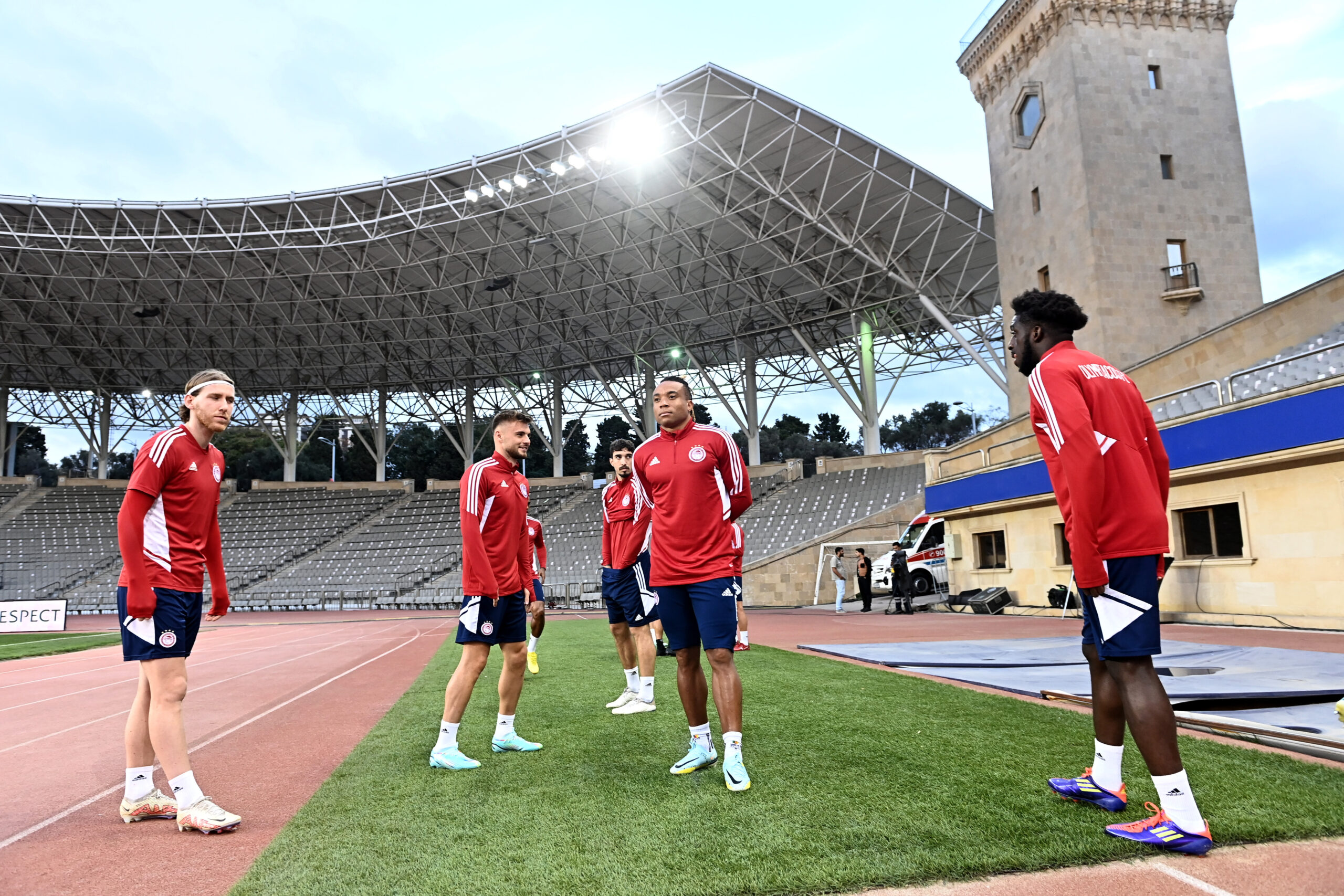 Η προπόνηση του Ολυμπιακού στο Αζερμπαϊτζάν (ΦΩΤΟρεπορτάζ)