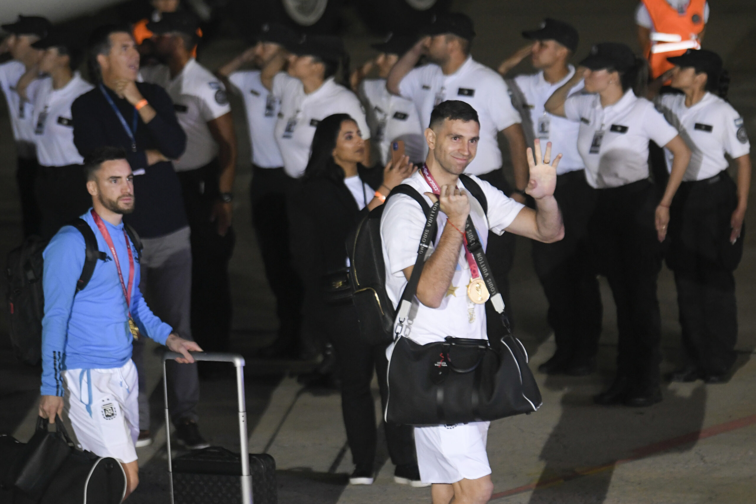 Πανζουρλισμός κατά την άφιξη των Παγκόσμιων Πρωταθλητών! (videos + ΦΩΤΟ)